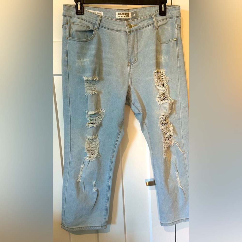 Women’s Celebrity Ace distressed jeans Size 14